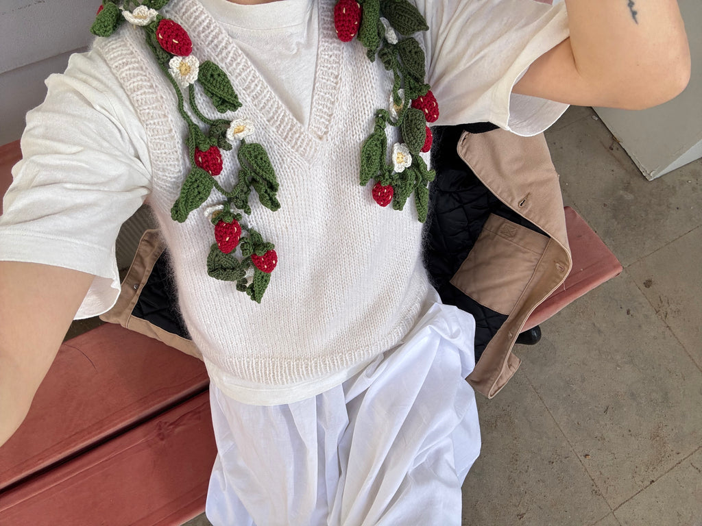 Berry Garden vest