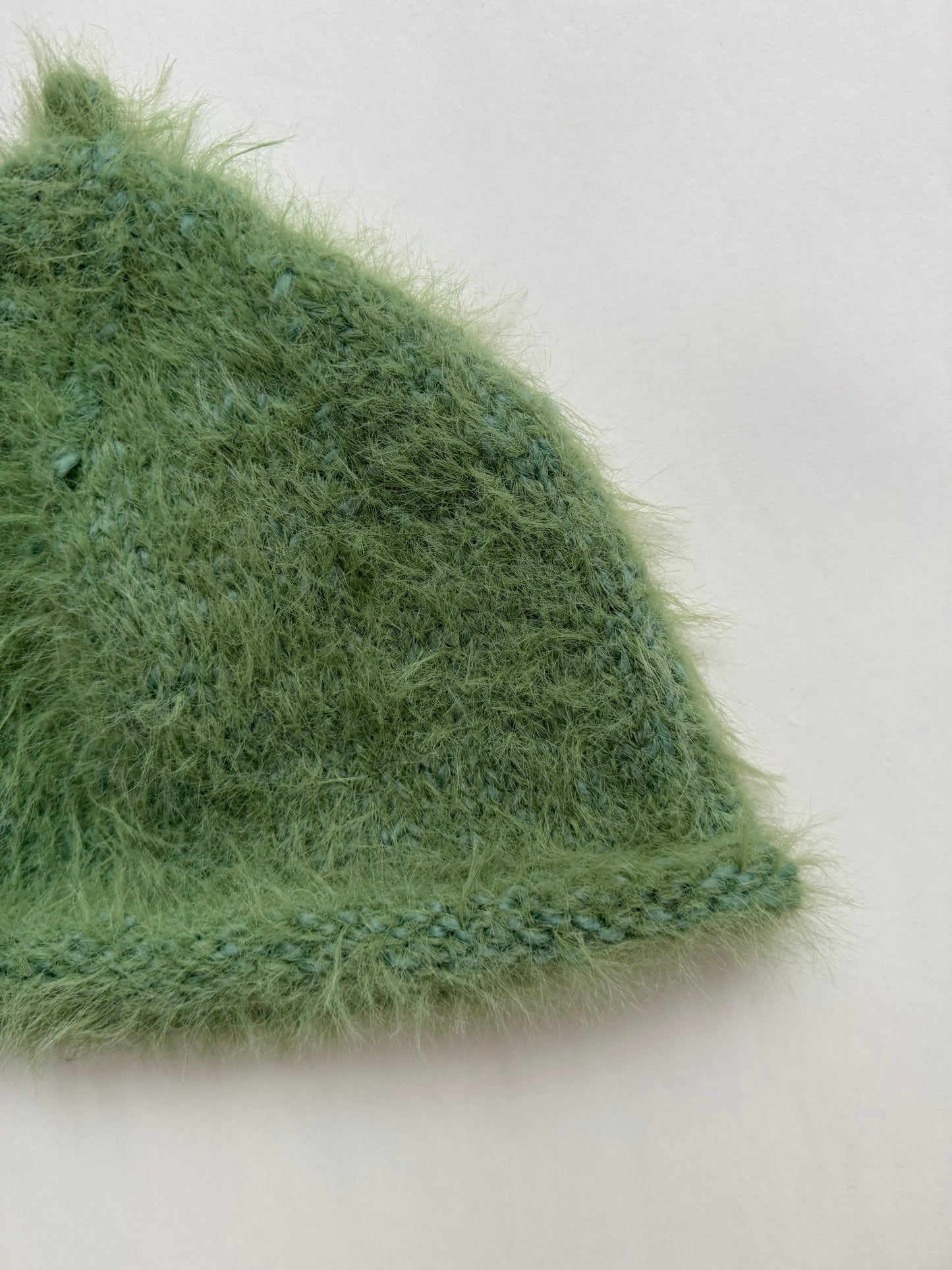 FLUFFY BEANIE GREEN