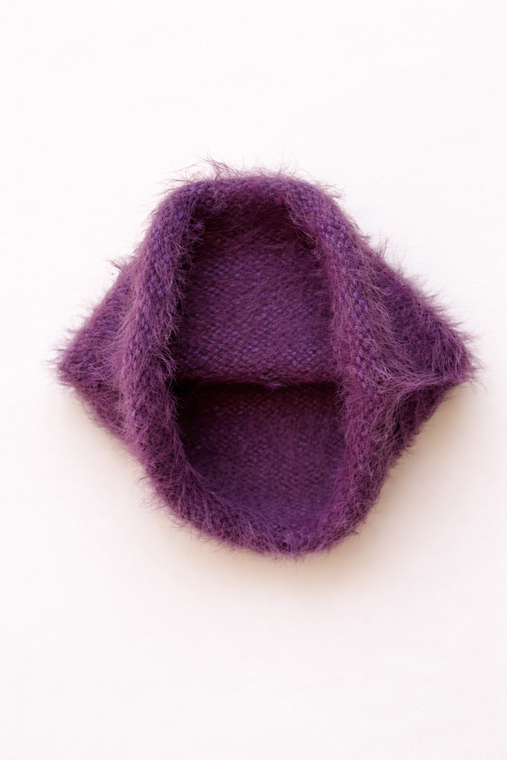FLUFFY BEANIE PURPLE
