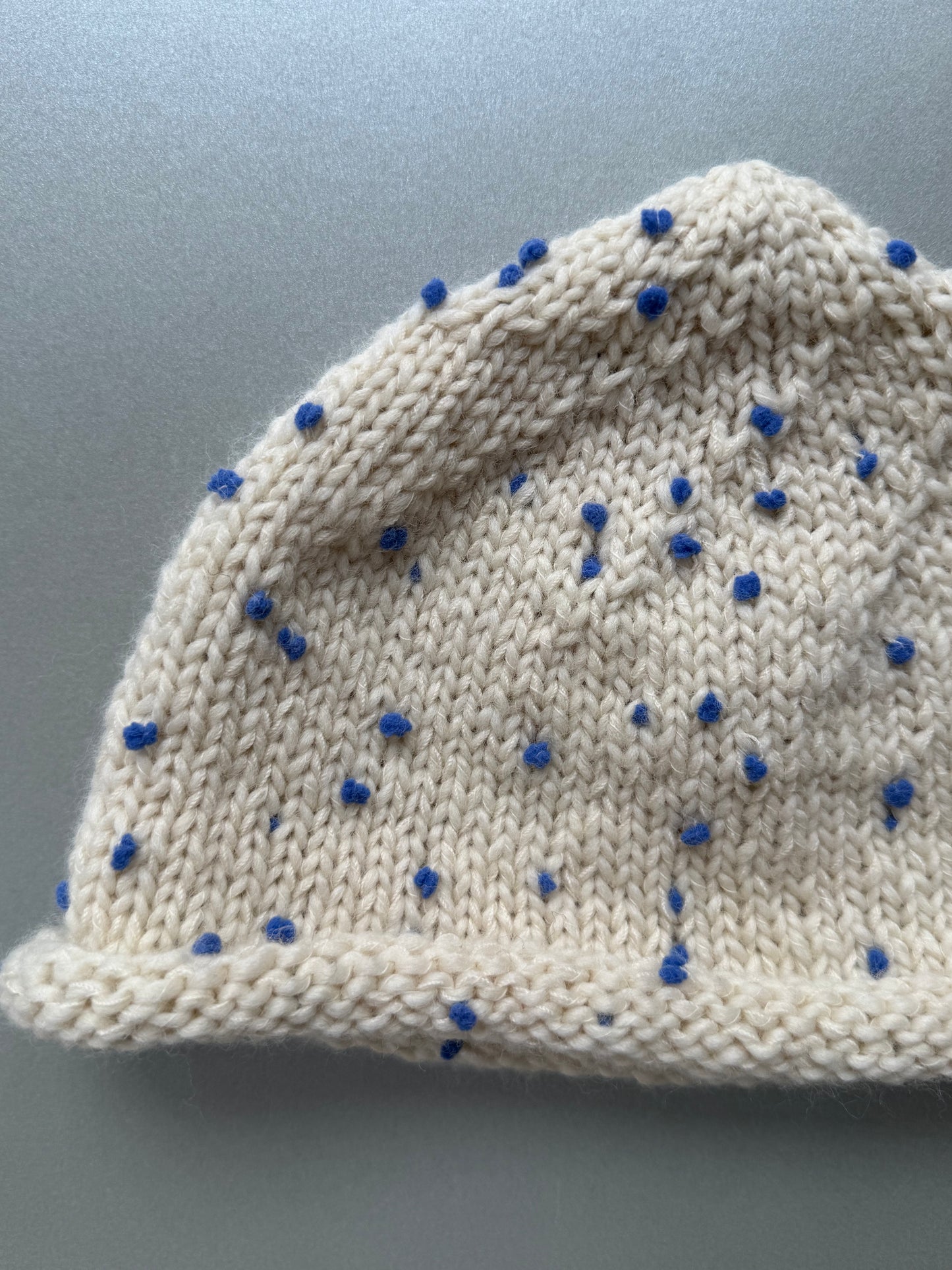 BEANIE POM POM